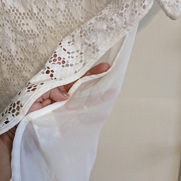 🌲Women's Lace Blouse Size S - Picture 3 of 10